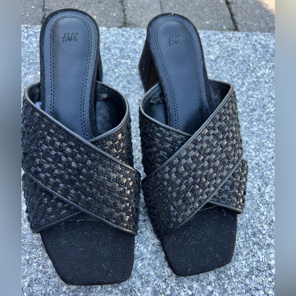 H&M Black Textured Women's Mules. NWOT! Size 37.